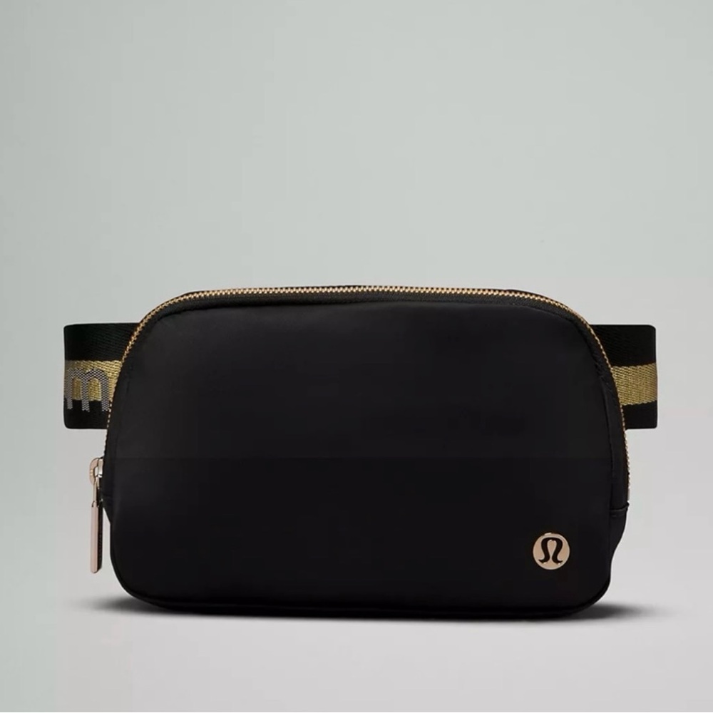 NWT Gold/Black/White 2023 Limited Edition Lululemon Everywhere Belt Bag EBB
